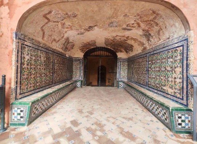 Concluye la restauración de la azulejería histórica de los Baños de María de Padilla en el Alcázar de Sevilla