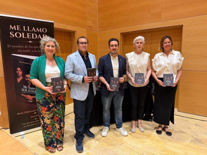 Alcalá de Guadaíra presenta novela y documental sobre la soledad no deseada en mayores