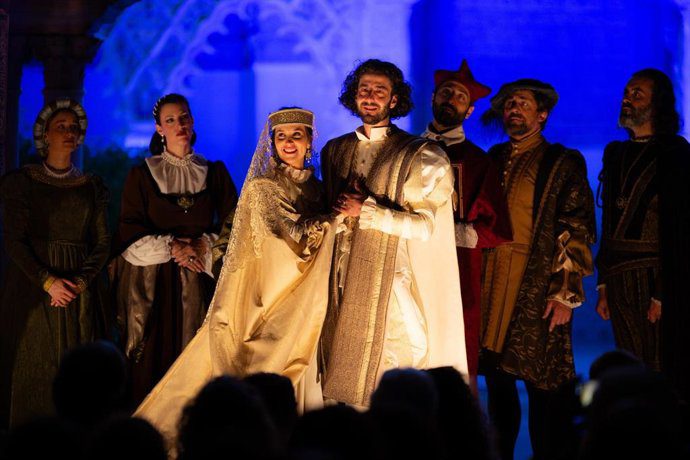 El Real Alcázar de Sevilla programa las visitas nocturnas teatrilazas a 15 euros