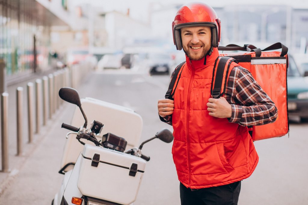 Repartidor/a en moto en Sevilla: contrato indefinido