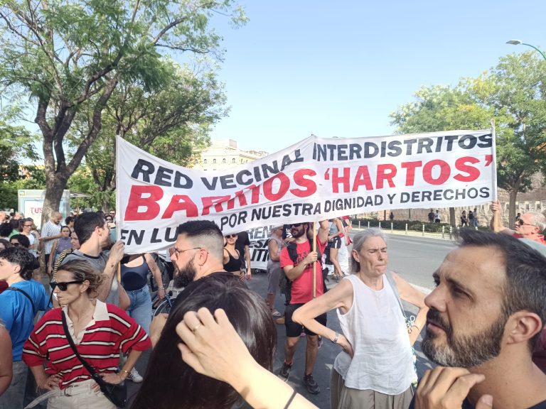 Varios colectivos protagonizan una marcha en Sevilla este viernes contra la falta de vivienda asequible