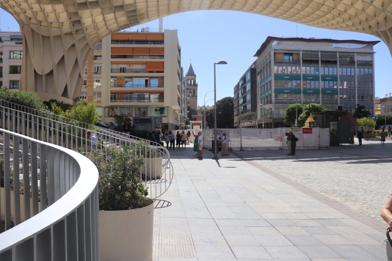 El Ayuntamiento corta la Puerta Osario un mes por las obras del tranvib&uacute;s