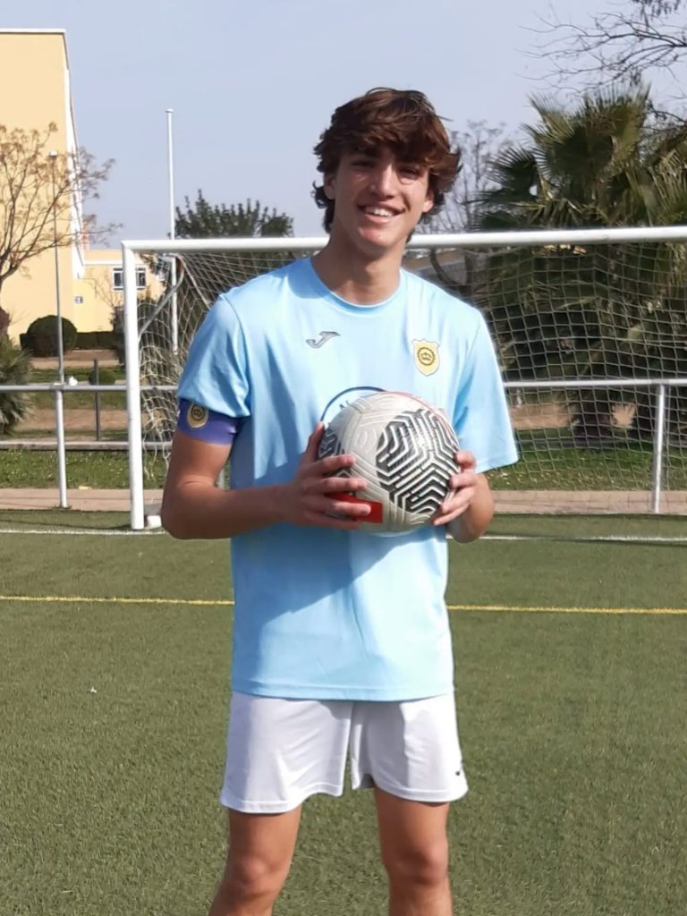 Fallece el joven futbolista sevillano Carlos de Cabo, del Círculo el Porvenir