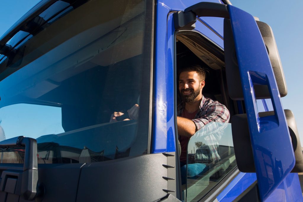 Conductor de camión con ADR en Sevilla: contrato indefinido