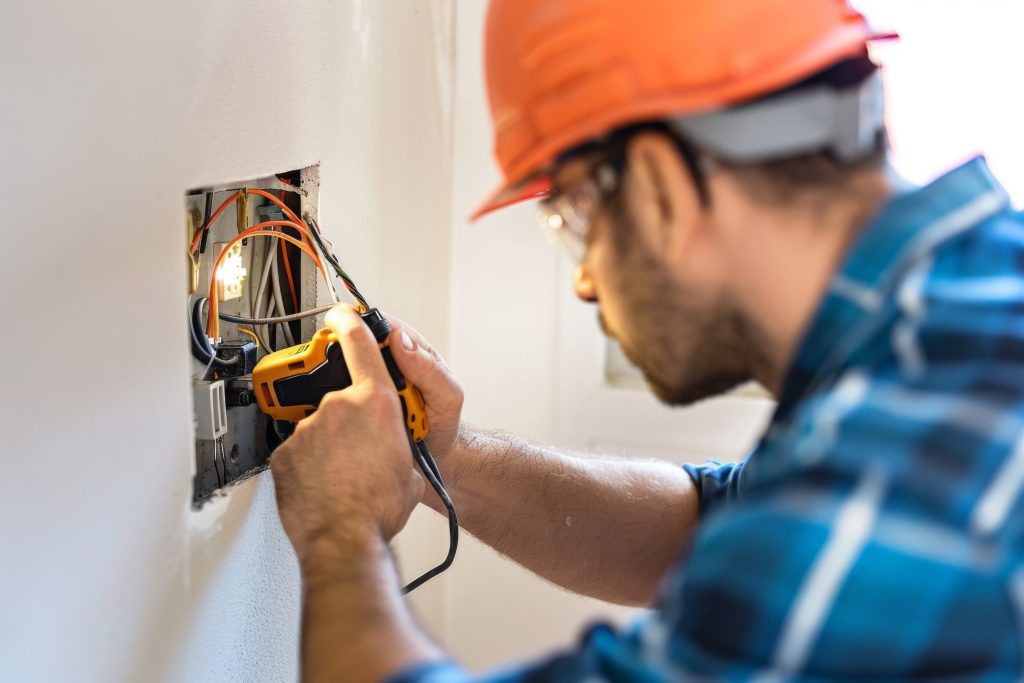 Electricista en Mairena Del Aljarafe: 5 plazas disponibles