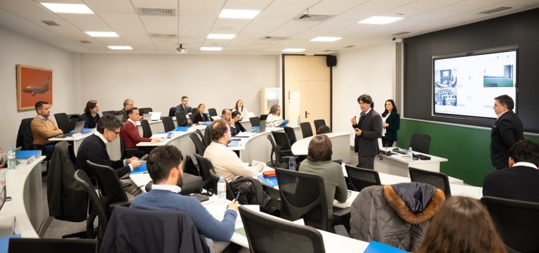 Cajasol despide a su 39&ordf; promoci&oacute;n de 120 alumnos en el Pabell&oacute;n de la Navegaci&oacute;n