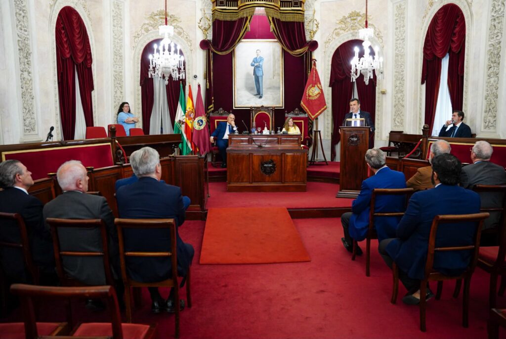 Francisco Vélez asiste en Cádiz a su último encuentro andaluz de presidentes