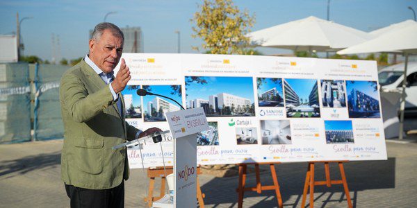 Sevilla adjudica 7 parcelas para más de 1.300 viviendas y recauda 60 millones