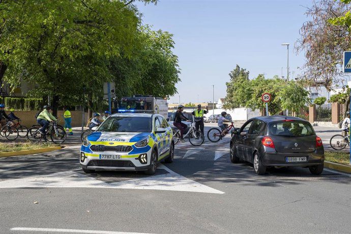 Mairena del Aljarafe invierte 665.000 euros en renovar con renting la flota de Policía Local