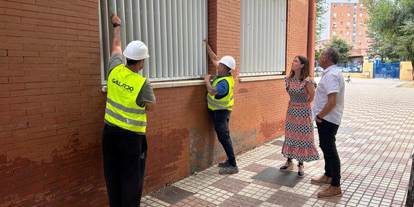 Sevilla invierte 712.120 euros en mejora energética y antivandalismo en 16 colegios