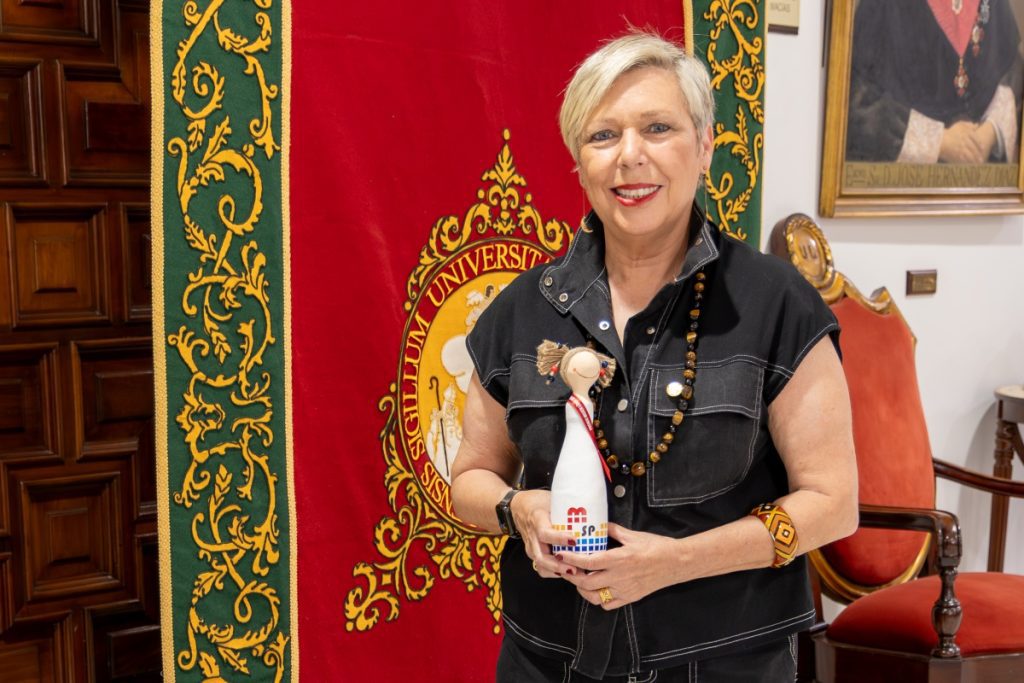 Carmen Vargas, rectora de la Universidad de Sevilla, recibe el Premio Mujer Líder 2025