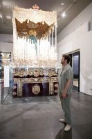 Los artistas Daniel Diges y Rubén López visitan la Basílica y el Museo de la Macarena