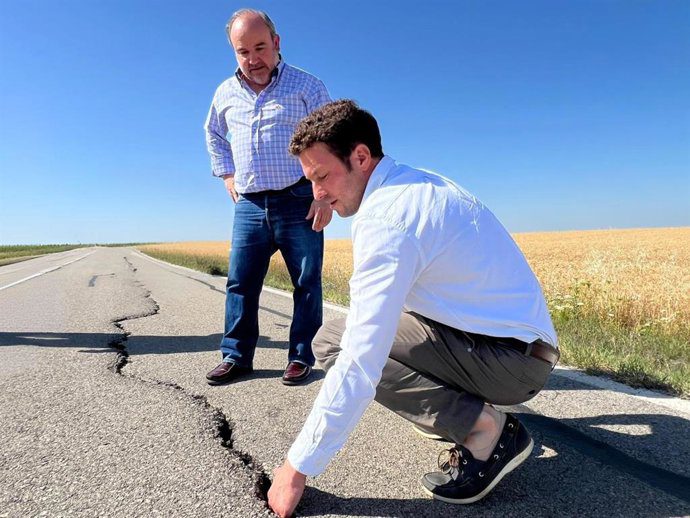 El PP de Sevilla denuncia la 'chapuza' y los retrasos en la reparación de la SE-4108 (Arahal-Carmona) tras gastar 900.000 euros