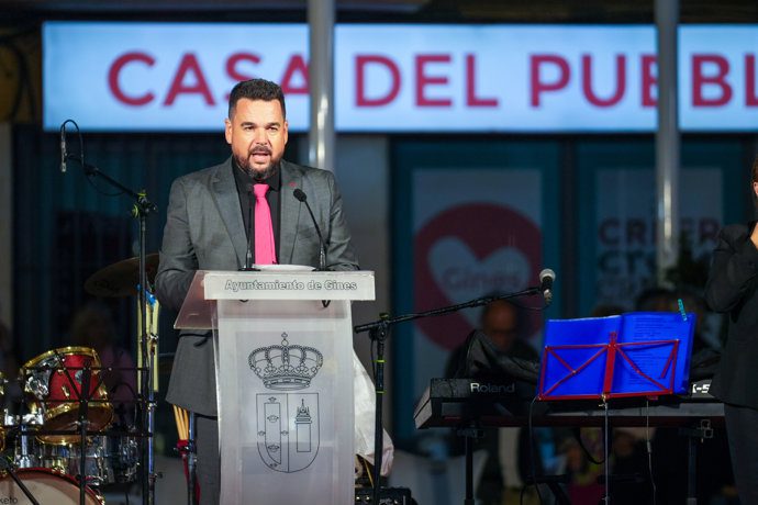 El juez, en contra del criterio de la fiscalía, abre juicio oral a 20 personas, incluido el alcalde de Gines, por fraude de 859.000 euros