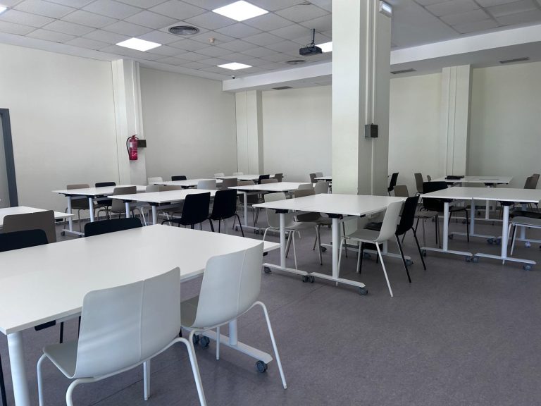 M&aacute;s de 2.000 estudiantes usaron las salas de estudio de Dos Hermanas el fin de semana pre-PAU