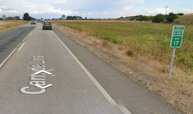 Un muerto y dos heridos graves en la colisi&oacute;n de dos turismos en Lora del R&iacute;o