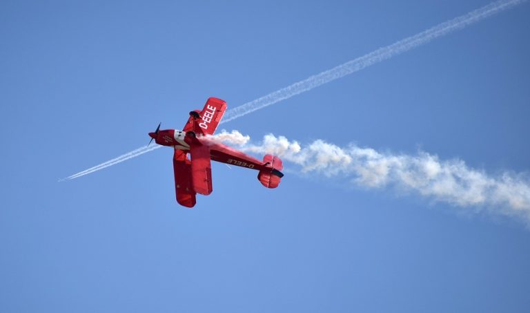 Herido un piloto al estrellarse su avioneta de fumigaci&oacute;n contra una torre de alta tensi&oacute;n en Isla Mayor