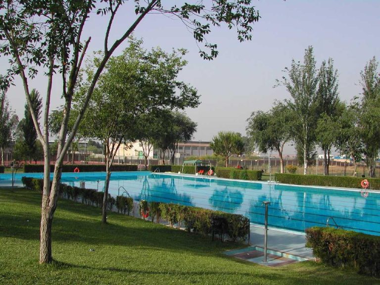 La Diputaci&oacute;n abre el jueves 18 la reserva de bonos para la piscina Blanco White