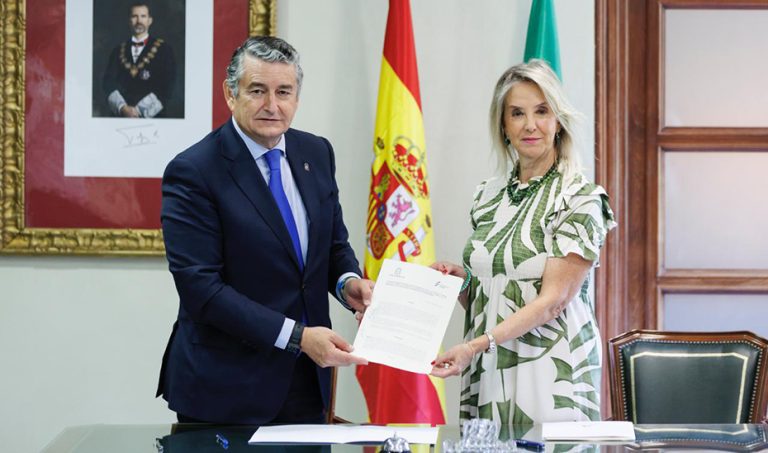 La Junta y Fiscal&iacute;a firman en Granada un convenio de 4 a&ntilde;os para proteger a menores andaluces
