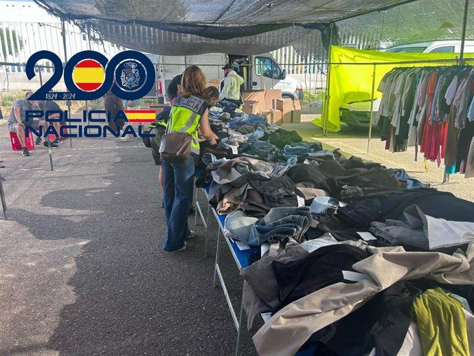 Seis detenidos en Parque Alcosa por vender ropa robada valorada en 450.000 euros