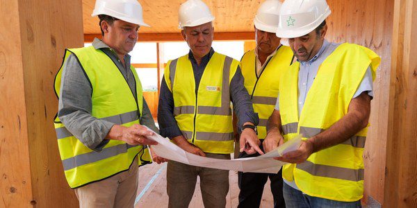 El Ayuntamiento de Sevilla aprueba un crédito extraordinario de 2,98 millones para mejorar 2.071 viviendas de Emvisesa