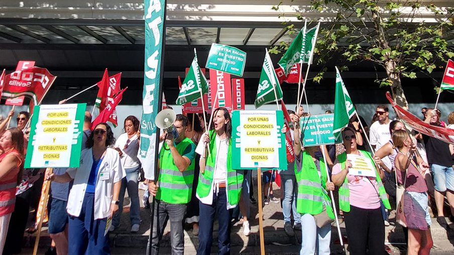 SATSE protesta en Sevilla por el bloqueo del convenio de sanidad privada y la precariedad laboral