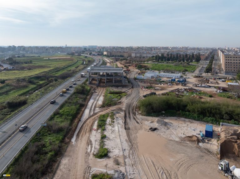 La Junta inicia el hormigonado del viaducto de la L&iacute;nea 3 del Metro sobre la SE-20 sin cortes
