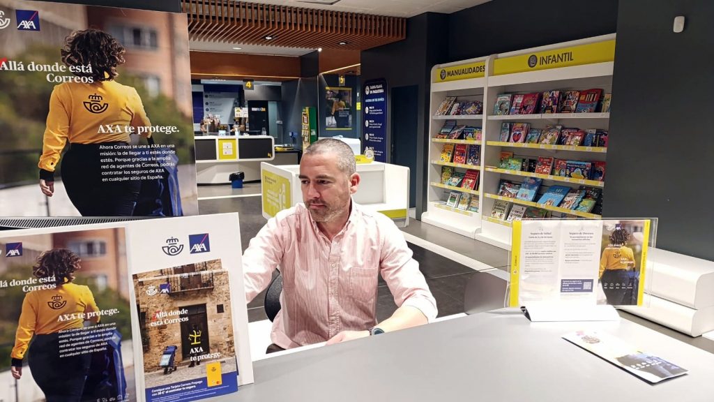 36 oficinas de Correos en Sevilla y provincia formalizarán seguros de AXA