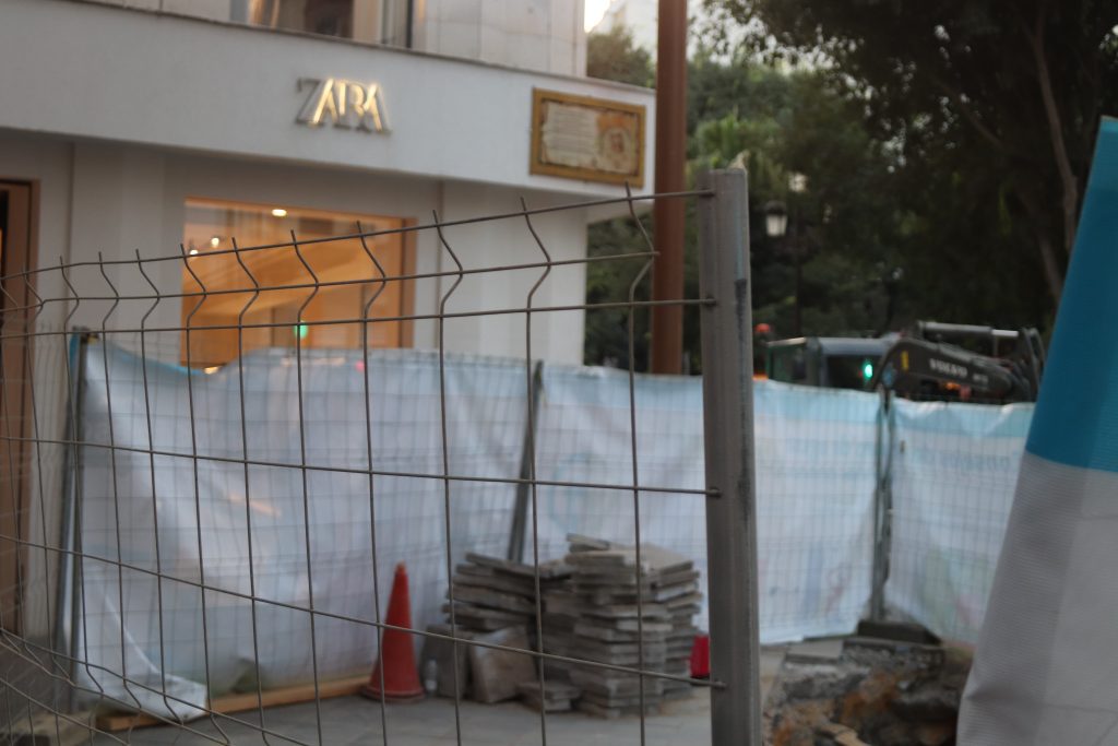 El Ayuntamiento invierte 66.550 euros en renovar la red de agua de la Plaza del Duque