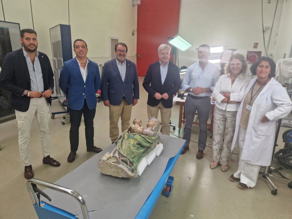 Restaurada la Virgen de la Alameda de Carmona, una talla del siglo XV con más de 500 años