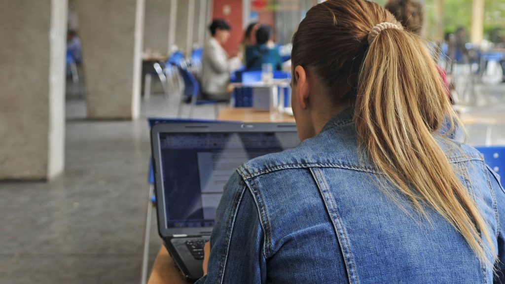 La UPO convoca 120 becas comedor para el curso 2026/2027 con plazo hasta el 15 de septiembre