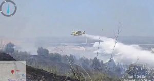 Extinguido el incendio forestal de El Carambolo en Camas (Sevilla)