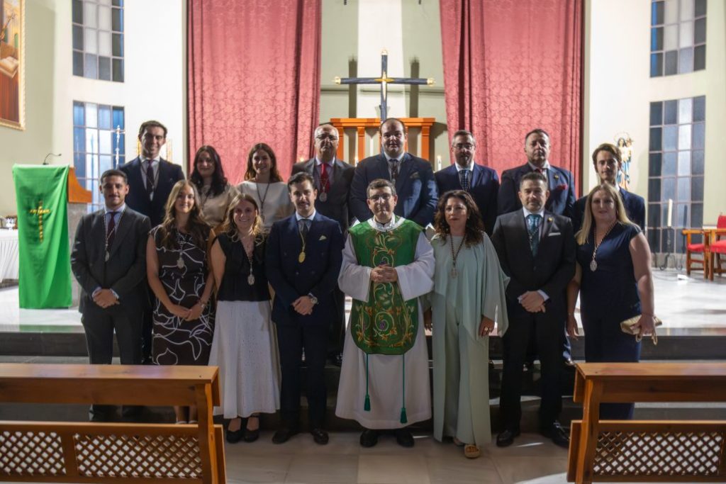 Alejandro Díaz Portillo asume la presidencia de la nueva Junta de Gobierno de la Hermandad Padre Pío en Sevilla