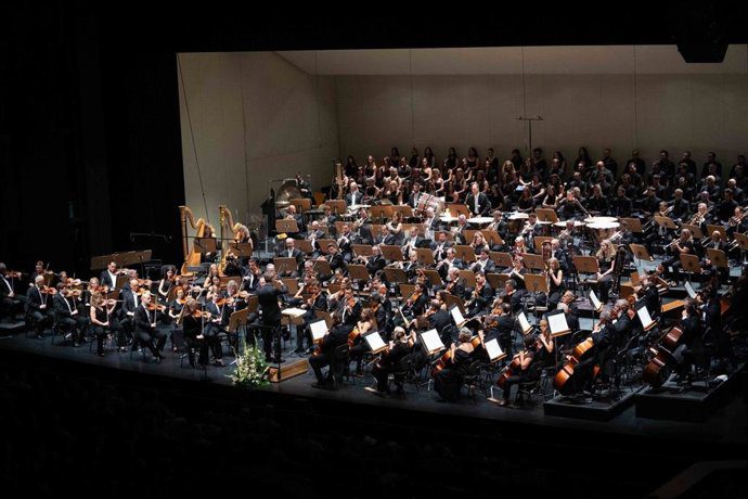 La ROSS cierra su temporada de abono en el Maestranza con Falla y Turina