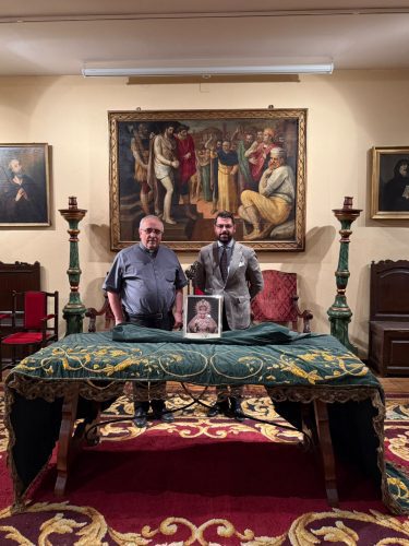 La Macarena recupera hoy en Madrid un manto histórico de la Virgen de la Esperanza