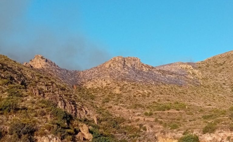 Se eval&uacute;a el traslado al Virgen del Roc&iacute;o de Sevilla de 4 heridos graves por el incendio de Almer&iacute;a