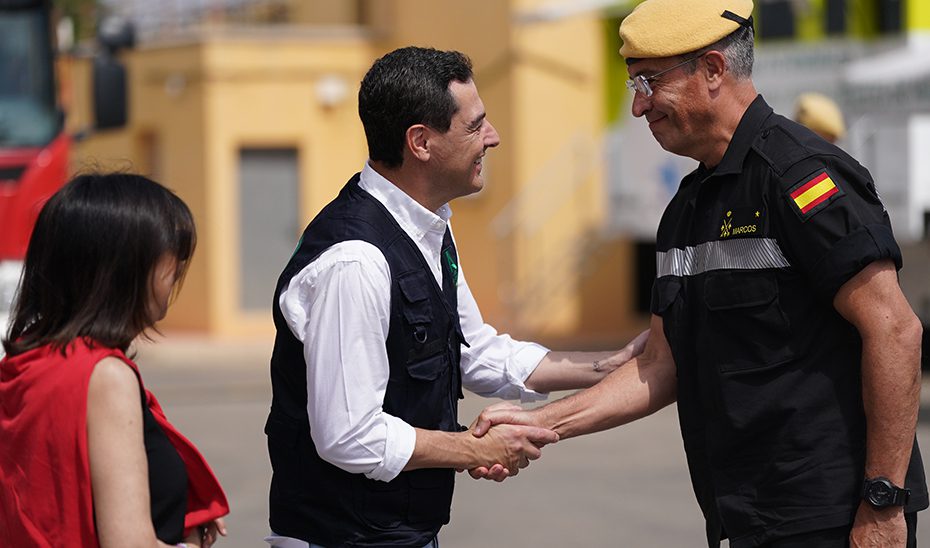 Mil vecinos regresan a Los Gallardos tras estabilizarse el incendio que ha quemado 7.000 hectáreas en Almería