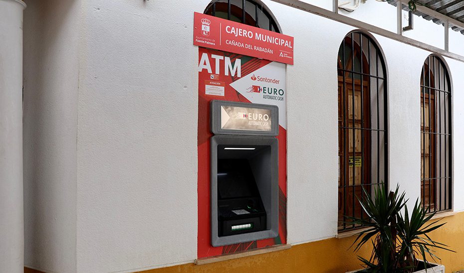 La Junta destina 300.000 euros a instalar cajeros en municipios andaluces en riesgo de exclusión financiera