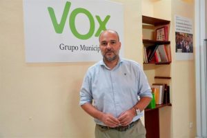 Vox Sevilla propone reducir en más de 10.000 el límite de pisos turísticos