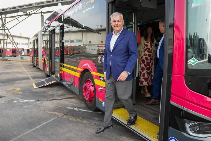 El Ayuntamiento de Sevilla invierte 4,5 millones en diez nuevos autobuses híbridos para Tussam