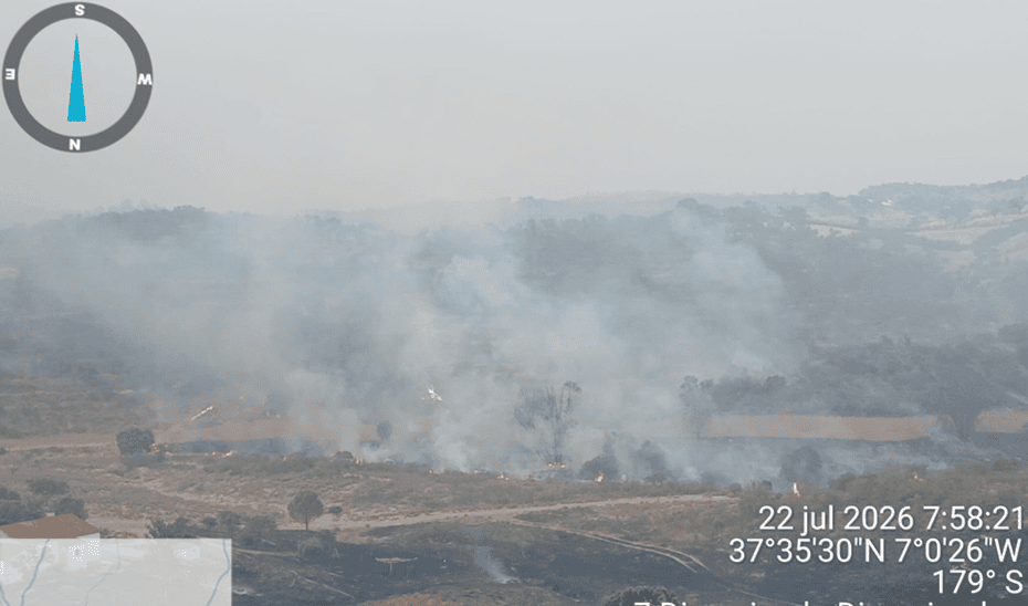 El Plan Infoca eleva a emergencia el incendio de Huelva con 120 efectivos