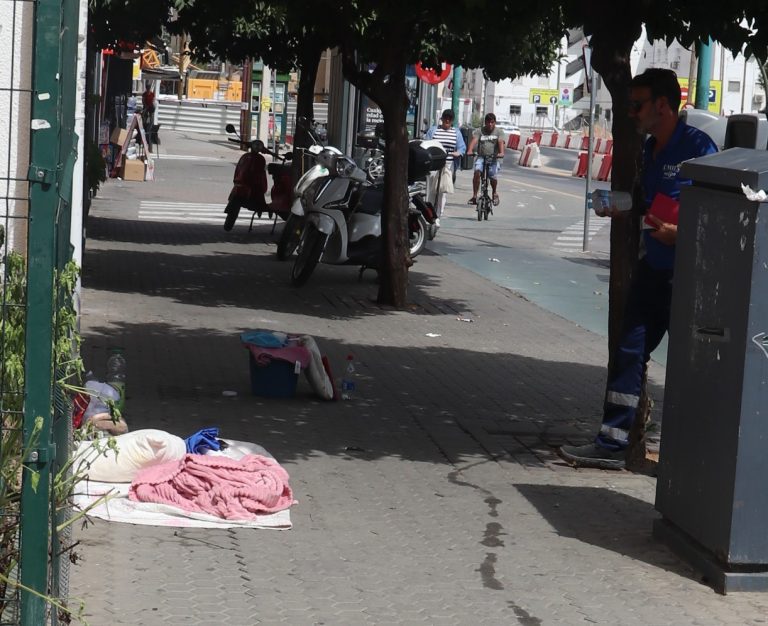 El PSOE denuncia que los Servicios Sociales de Sevilla necesitan 155 plazas y el plan de Sanz es 'propaganda'