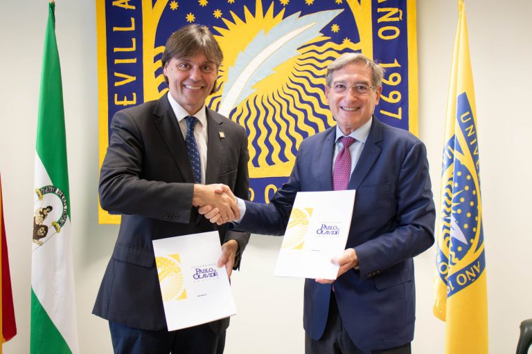UPO y Puerto de Sevilla firman un convenio para pr&aacute;cticas de alumnos de grado y postgrado