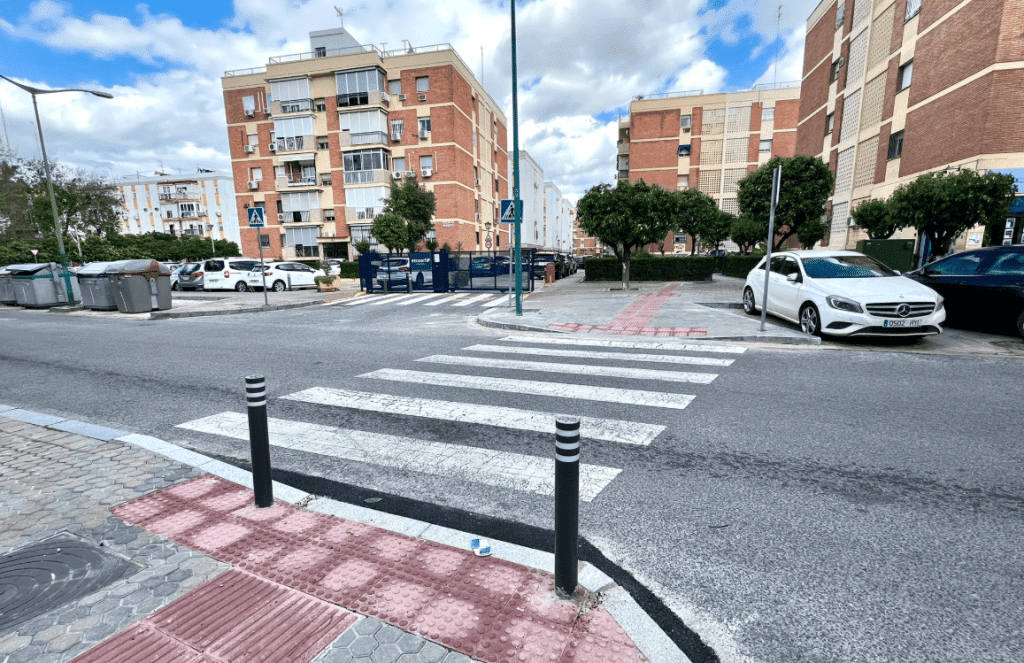 Sevilla ampliará la zona azul en 2026, pero deja fuera al entorno del hospital Macarena