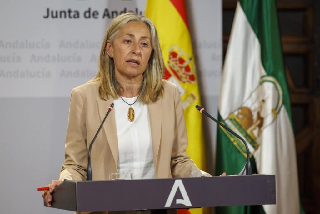 Dimite la consejera de Salud por la crisis del cribado de mama