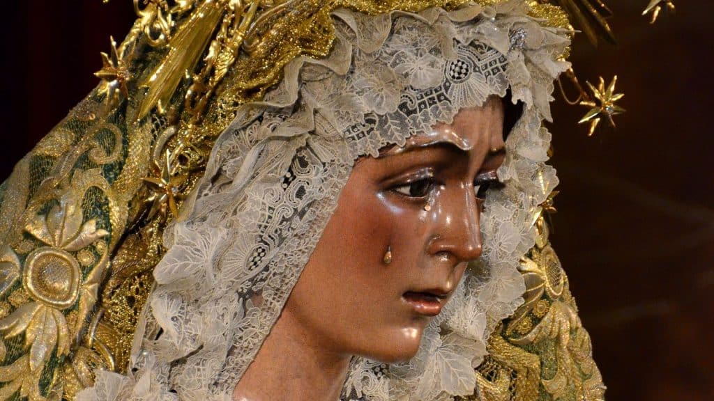 La Macarena avanza en su restauración y regresa a su basílica tras un TAC
