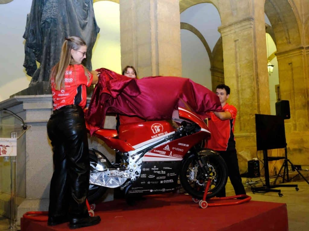 La Universidad de Sevilla presenta el diseño de su nueva moto eléctrica universitaria
