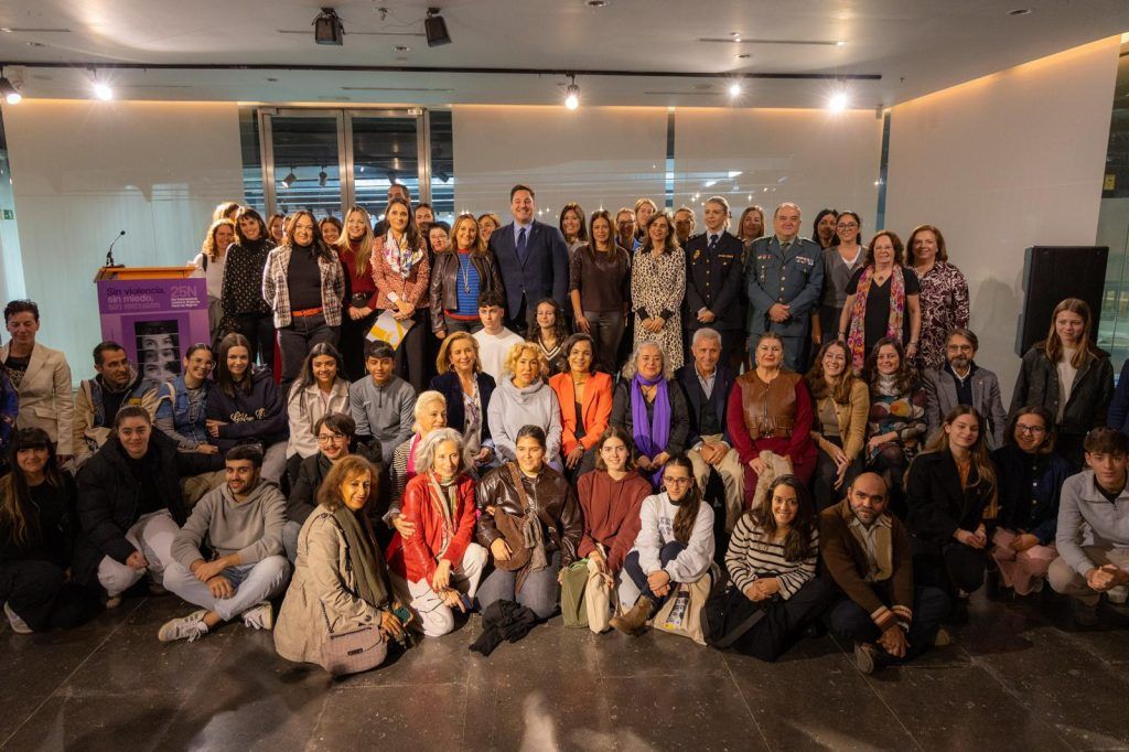 Sevilla centra su campaña del 25N en la ciberviolencia juvenil