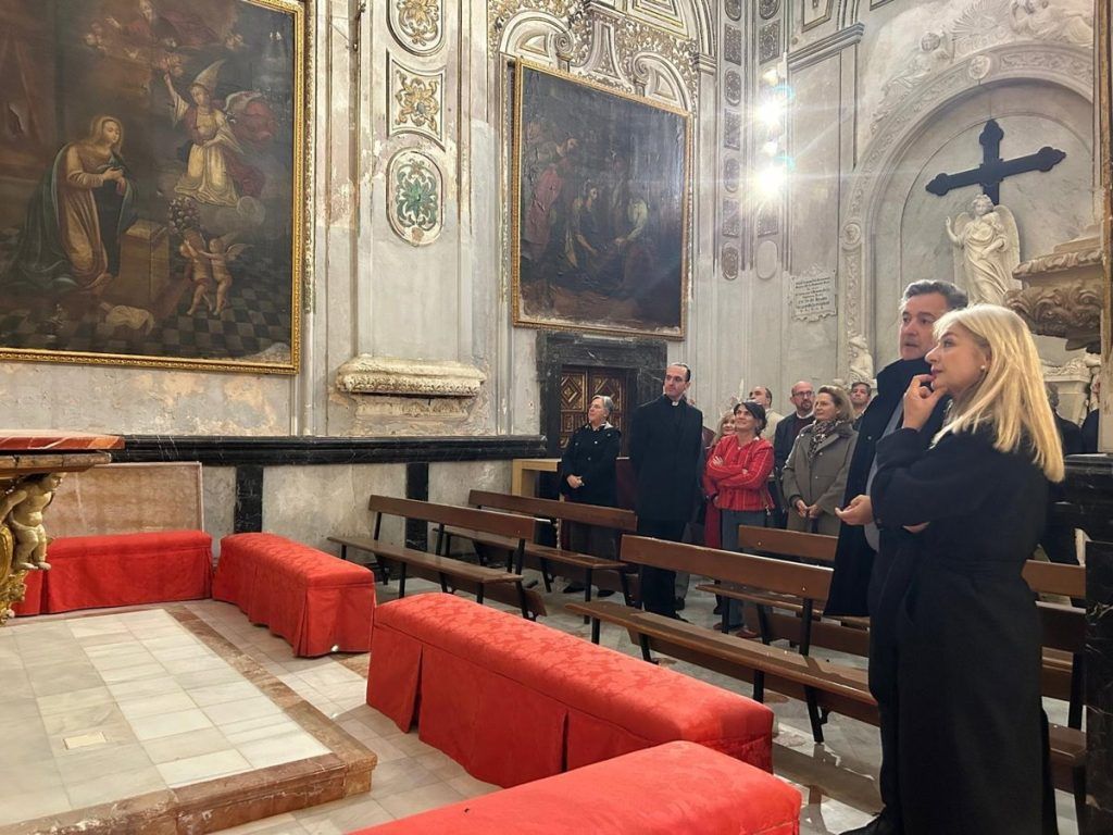 La Junta protege el fondo bibliográfico de la iglesia de San Miguel