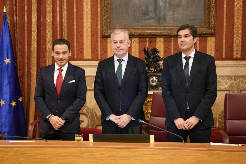 Sevilla lanza campaña contra el acoso escolar con Betis y Sevilla FC